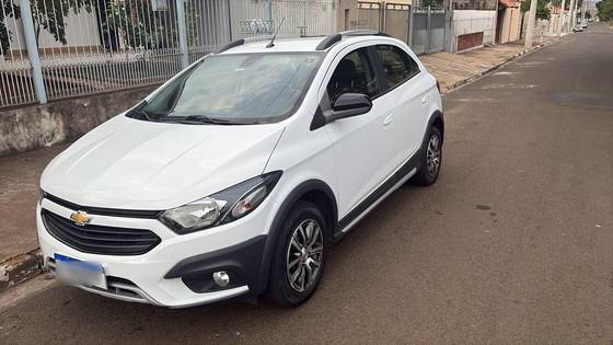 CHEVROLET ONIX 1.4 MPFI ACTIV 8V FLEX 4P AUTOMÁTICO CHEVROLET ONIX 1.4 MPFI ACTIV 8V FLEX 4P AUTOMÁTICO
